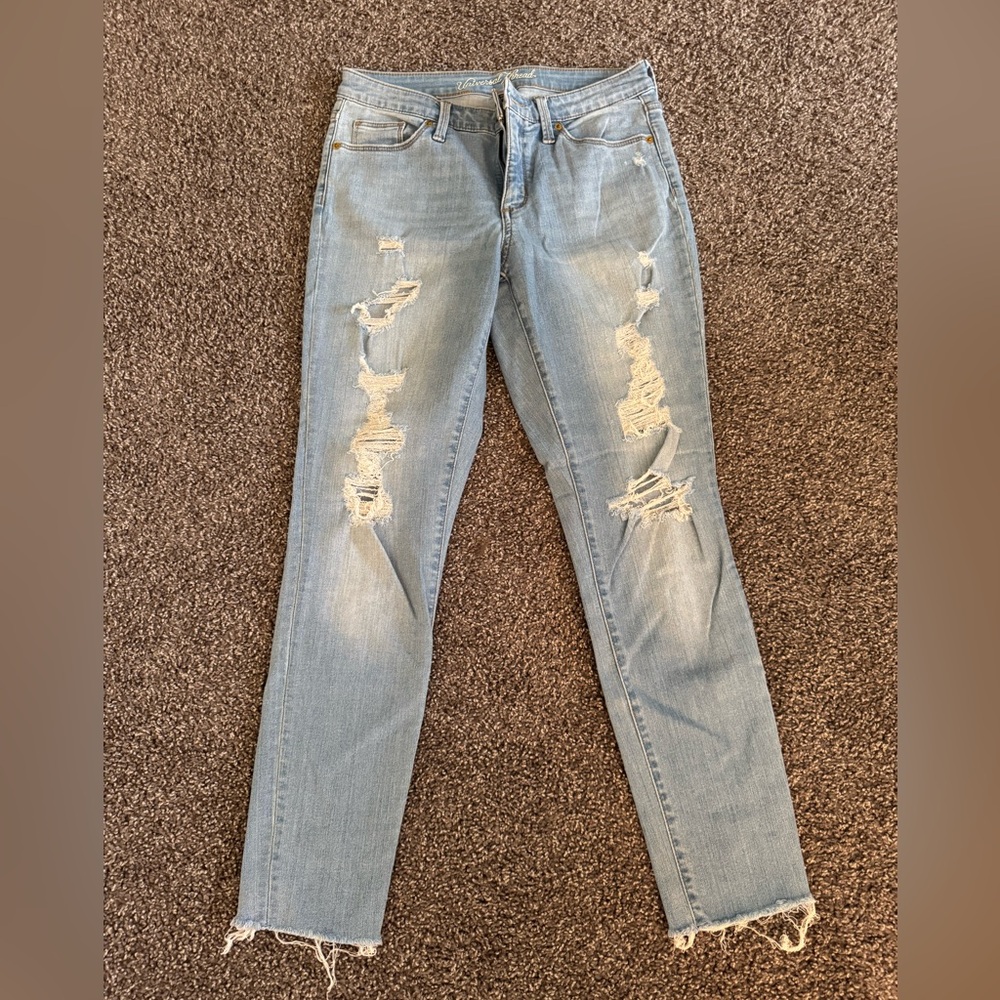 Universal thread light wash distressed skinny jeans